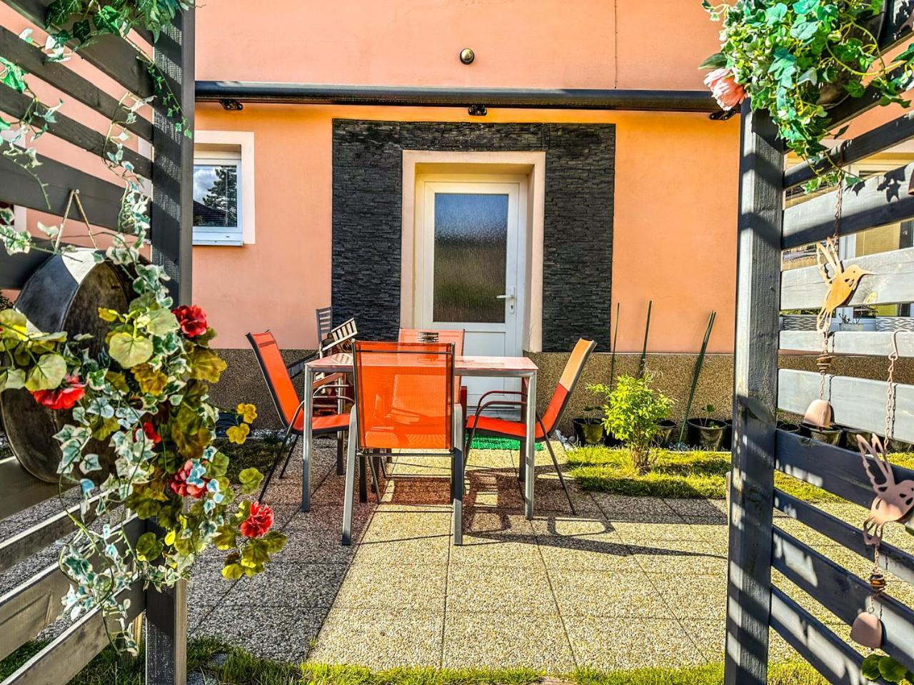 Apartman Pod Hradem Horšovský Týn Exterior foto